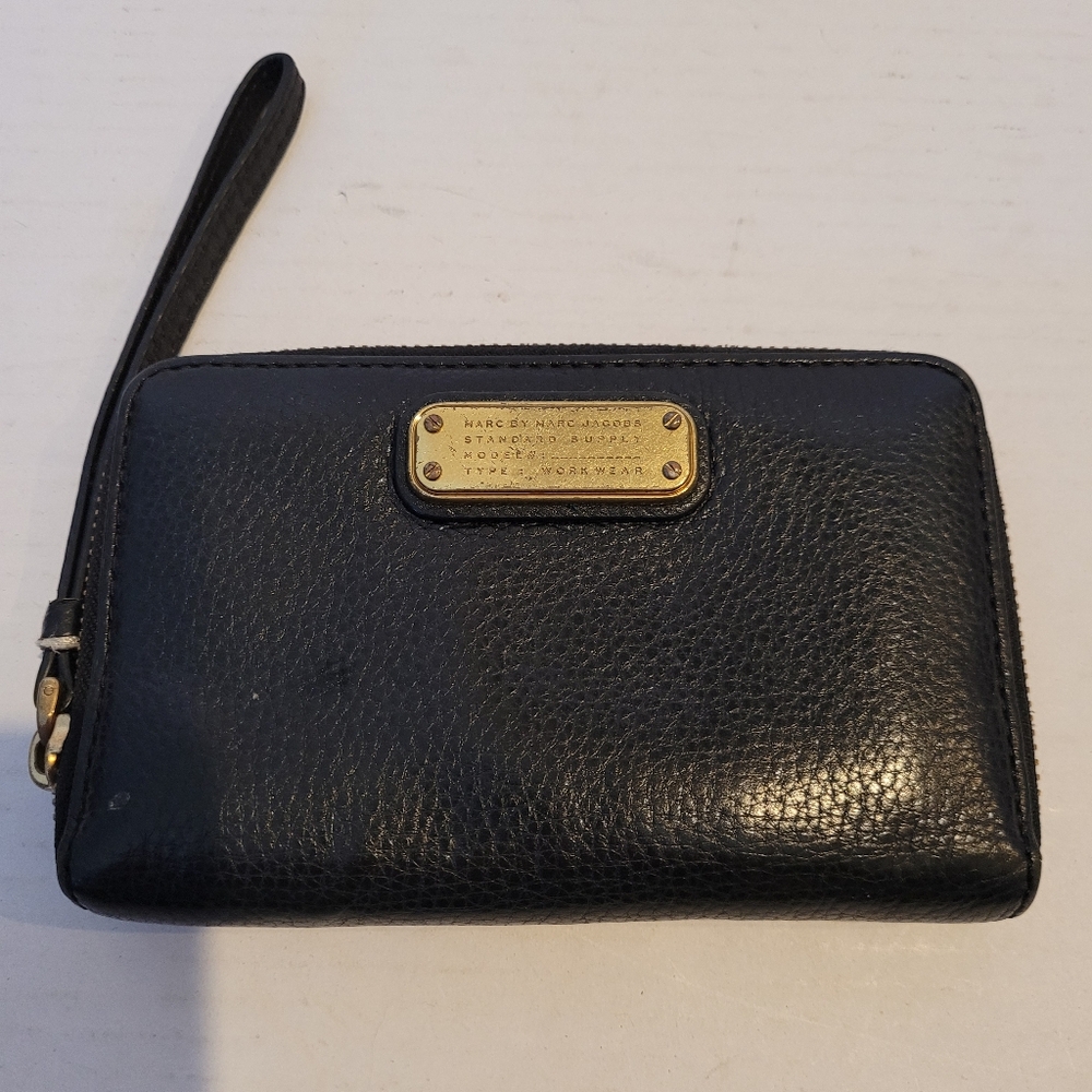 Marc Jacobs Wallet Wrislet Black Leather Zip Designer Handbag Purse